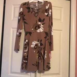 🎉NWT🎉 Xhilaration Long Sleeve Dress